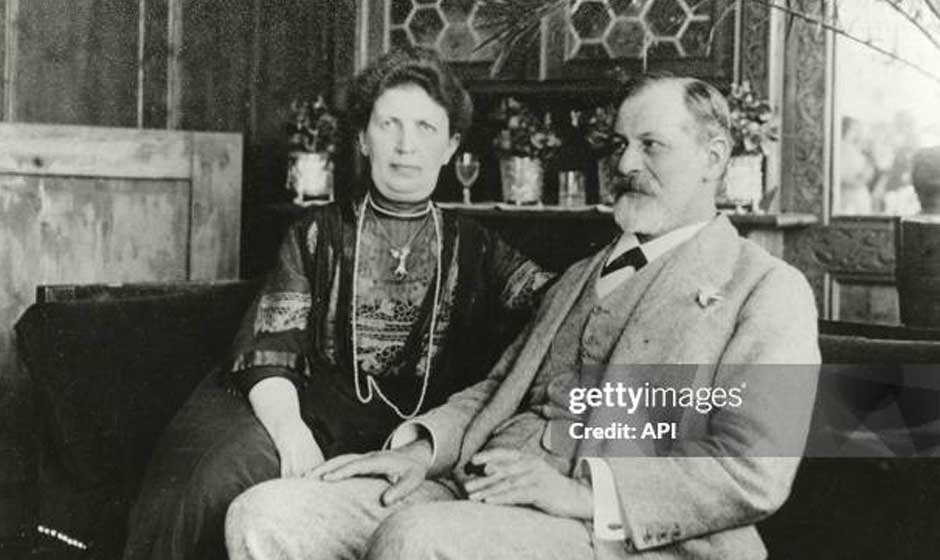 Martha-Bernays-1