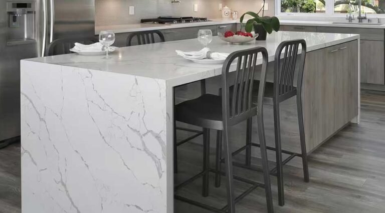 The Differences Between Granite and Quartzite Countertops