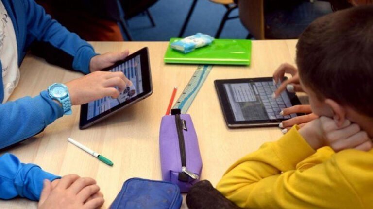 5 Smart Ways of Including Modern Apps into the Learning Process