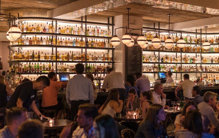 Restaurants, cafes, and fast food outlets with student discounts in the USA 2025