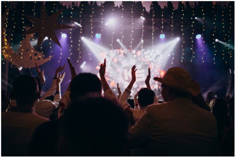 The Ultimate Guide to Nightlife in Dubai: Where to Party and Unwind