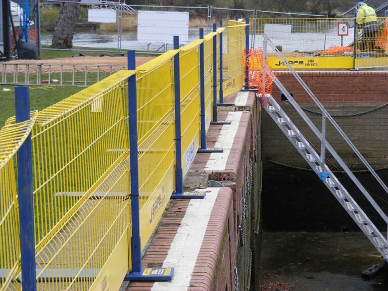 Edge Protection Systems – What They Are and Why They Matter on Construction Sites