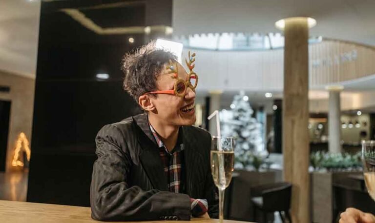 The Ultimate Group Itinerary for Enjoying Holiday Spirit